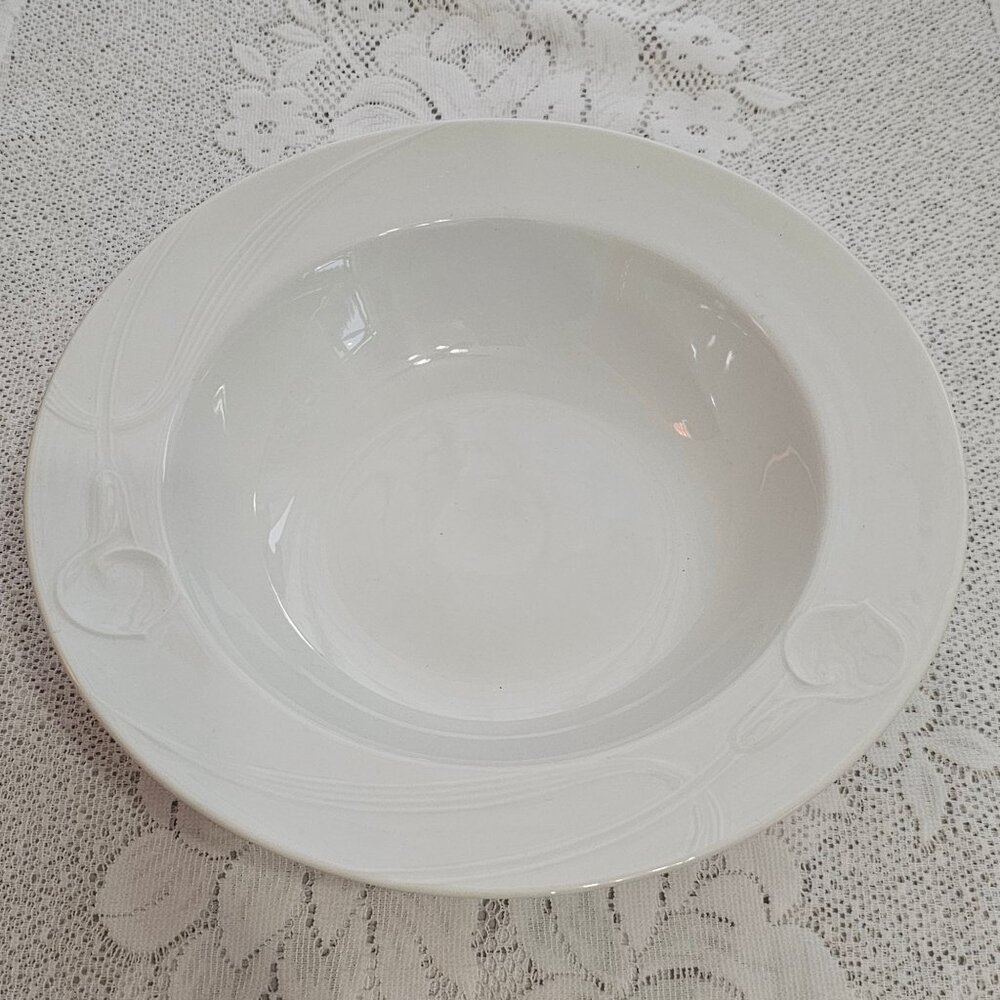 Mikasa Classic Flair Serving Bowl 10" white embossed Calla Lilies rim - Picture 8 of 8